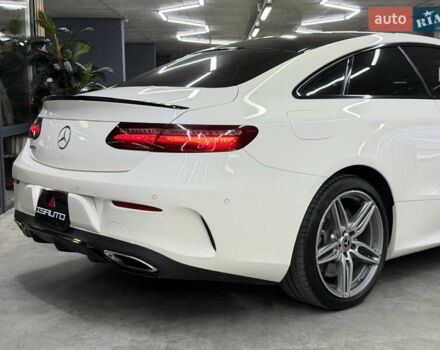Белый Мерседес Е-Класс, объемом двигателя 3 л и пробегом 86 тыс. км за 32900 $, фото 16 на Automoto.ua