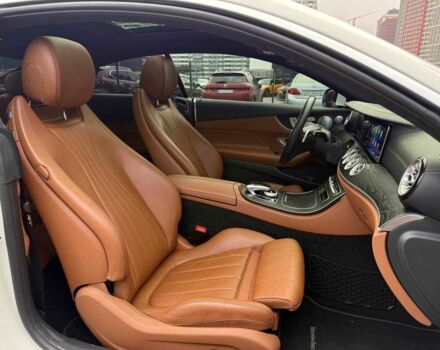 Белый Мерседес Е-Класс, объемом двигателя 3 л и пробегом 164 тыс. км за 31000 $, фото 18 на Automoto.ua