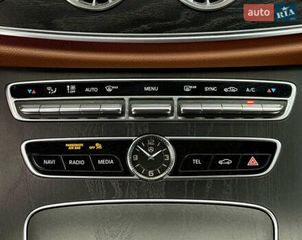 Білий Мерседес Е-Клас, об'ємом двигуна 3 л та пробігом 164 тис. км за 31000 $, фото 37 на Automoto.ua