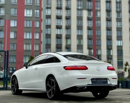 Белый Мерседес Е-Класс, объемом двигателя 3 л и пробегом 164 тыс. км за 31000 $, фото 5 на Automoto.ua