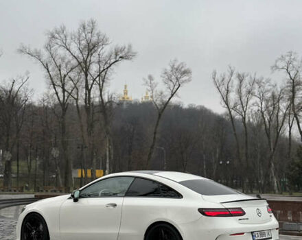 Белый Мерседес Е-Класс, объемом двигателя 2.99 л и пробегом 203 тыс. км за 34800 $, фото 4 на Automoto.ua