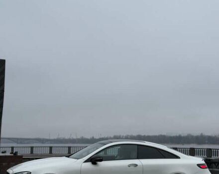 Белый Мерседес Е-Класс, объемом двигателя 2.99 л и пробегом 203 тыс. км за 34800 $, фото 3 на Automoto.ua