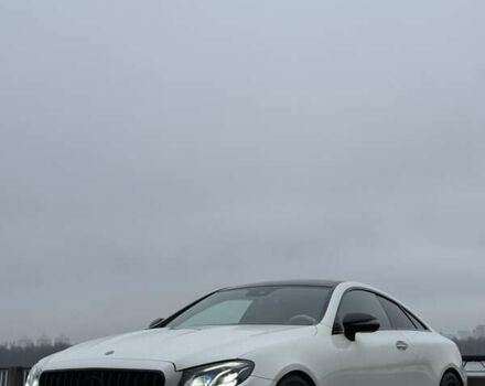 Белый Мерседес Е-Класс, объемом двигателя 2.99 л и пробегом 203 тыс. км за 34800 $, фото 2 на Automoto.ua