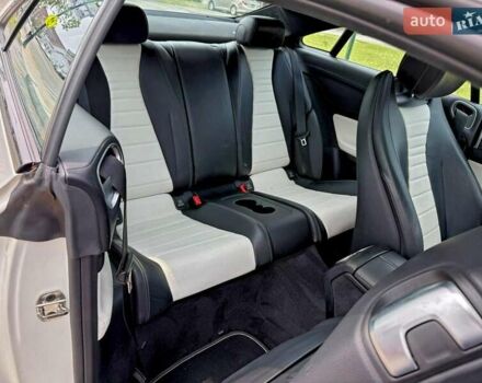 Белый Мерседес Е-Класс, объемом двигателя 2.99 л и пробегом 83 тыс. км за 9900 $, фото 5 на Automoto.ua