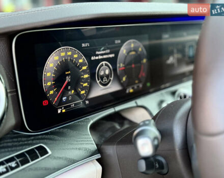 Белый Мерседес Е-Класс, объемом двигателя 2 л и пробегом 64 тыс. км за 40500 $, фото 17 на Automoto.ua