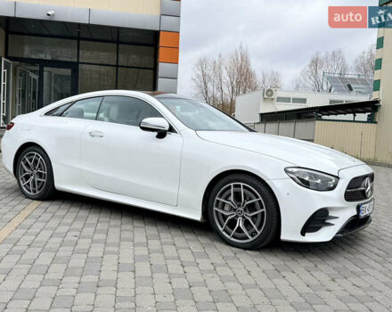 Белый Мерседес Е-Класс, объемом двигателя 3 л и пробегом 72 тыс. км за 61500 $, фото 20 на Automoto.ua