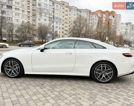 Белый Мерседес Е-Класс, объемом двигателя 3 л и пробегом 72 тыс. км за 61500 $, фото 10 на Automoto.ua