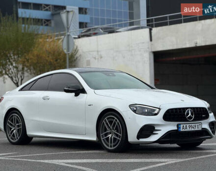 Белый Мерседес Е-Класс, объемом двигателя 3 л и пробегом 68 тыс. км за 73900 $, фото 2 на Automoto.ua