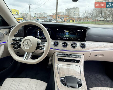 Белый Мерседес Е-Класс, объемом двигателя 3 л и пробегом 72 тыс. км за 61500 $, фото 11 на Automoto.ua