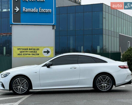 Белый Мерседес Е-Класс, объемом двигателя 3 л и пробегом 68 тыс. км за 73900 $, фото 3 на Automoto.ua