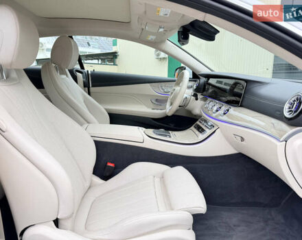 Белый Мерседес Е-Класс, объемом двигателя 3 л и пробегом 72 тыс. км за 61500 $, фото 13 на Automoto.ua