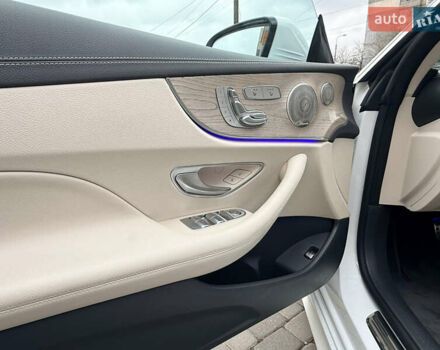 Белый Мерседес Е-Класс, объемом двигателя 3 л и пробегом 72 тыс. км за 61500 $, фото 21 на Automoto.ua