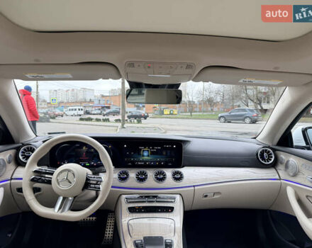 Белый Мерседес Е-Класс, объемом двигателя 3 л и пробегом 72 тыс. км за 61500 $, фото 15 на Automoto.ua