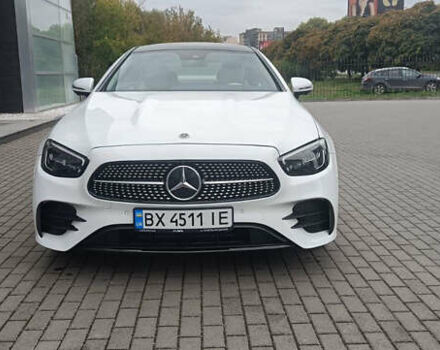 Білий Мерседес Е-Клас, об'ємом двигуна 3 л та пробігом 72 тис. км за 63000 $, фото 1 на Automoto.ua