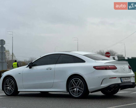 Белый Мерседес Е-Класс, объемом двигателя 3 л и пробегом 68 тыс. км за 73900 $, фото 4 на Automoto.ua