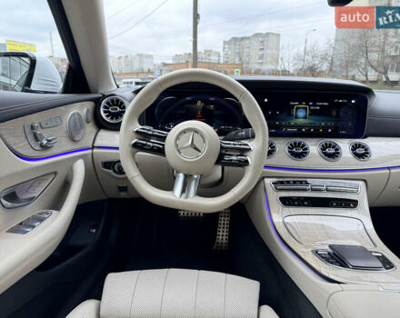 Белый Мерседес Е-Класс, объемом двигателя 3 л и пробегом 72 тыс. км за 61500 $, фото 1 на Automoto.ua