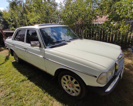 Белый Мерседес Е-Класс, объемом двигателя 2 л и пробегом 445 тыс. км за 1600 $, фото 8 на Automoto.ua