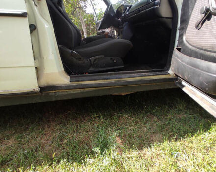 Белый Мерседес Е-Класс, объемом двигателя 2 л и пробегом 445 тыс. км за 1600 $, фото 13 на Automoto.ua