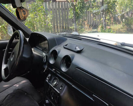 Белый Мерседес Е-Класс, объемом двигателя 2 л и пробегом 445 тыс. км за 1600 $, фото 5 на Automoto.ua