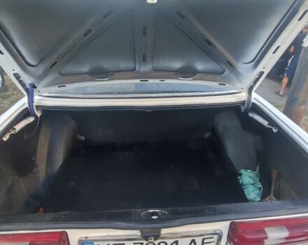 Белый Мерседес Е-Класс, объемом двигателя 2.4 л и пробегом 535 тыс. км за 2150 $, фото 8 на Automoto.ua