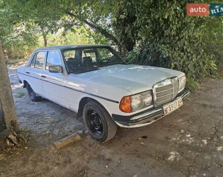 Белый Мерседес Е-Класс, объемом двигателя 2 л и пробегом 350 тыс. км за 1199 $, фото 5 на Automoto.ua