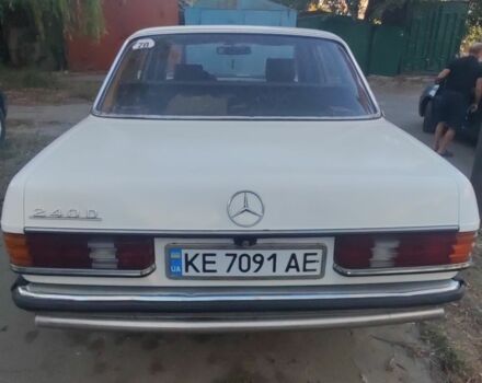 Белый Мерседес Е-Класс, объемом двигателя 2.4 л и пробегом 535 тыс. км за 2150 $, фото 2 на Automoto.ua