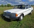 Белый Мерседес Е-Класс, объемом двигателя 2.4 л и пробегом 400 тыс. км за 2000 $, фото 1 на Automoto.ua