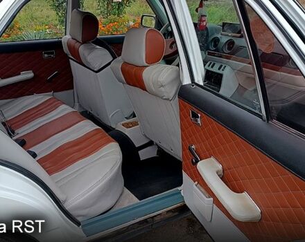 Белый Мерседес Е-Класс, объемом двигателя 2.5 л и пробегом 0 тыс. км за 5000 $, фото 4 на Automoto.ua