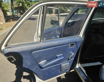 Белый Мерседес Е-Класс, объемом двигателя 2 л и пробегом 350 тыс. км за 1199 $, фото 8 на Automoto.ua