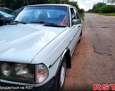 Білий Мерседес Е-Клас, об'ємом двигуна 2.4 л та пробігом 0 тис. км за 1800 $, фото 1 на Automoto.ua