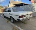 Мерседес Е-Класс 1982 в Измаиле на Automoto.ua Белый Мерседес Е-Класс, объемом двигателя 2 л и пробегом 500 тыс. км за 1000 $, фото 3 на Automoto.ua