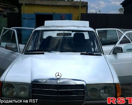 Білий Мерседес Е-Клас, об'ємом двигуна 2 л та пробігом 450 тис. км за 2000 $, фото 5 на Automoto.ua