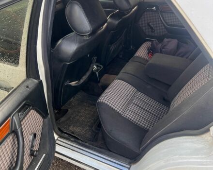 Мерседес Е-Клас 1985 у Броварах на Automoto.ua Білий Мерседес Е-Клас, об'ємом двигуна 3 л та пробігом 30 тис. км за 1700 $, фото 5 на Automoto.ua