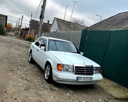 Білий Мерседес Е-Клас, об'ємом двигуна 2.3 л та пробігом 100 тис. км за 1650 $, фото 11 на Automoto.ua