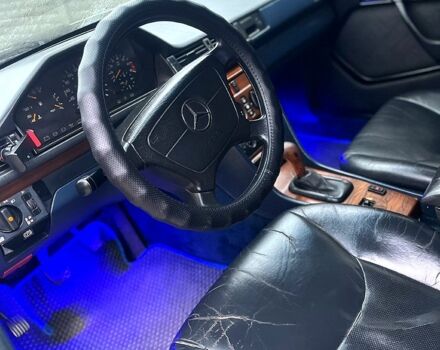 Білий Мерседес Е-Клас, об'ємом двигуна 2.3 л та пробігом 100 тис. км за 1650 $, фото 4 на Automoto.ua