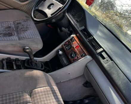 Белый Мерседес Е-Класс, объемом двигателя 2.5 л и пробегом 100 тыс. км за 800 $, фото 4 на Automoto.ua