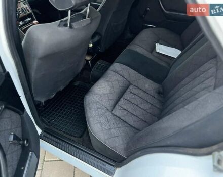 Білий Мерседес Е-Клас, об'ємом двигуна 2.6 л та пробігом 385 тис. км за 1700 $, фото 9 на Automoto.ua