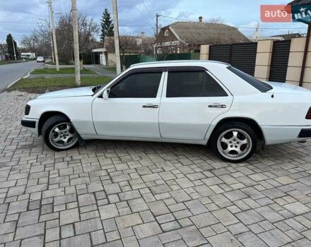 Білий Мерседес Е-Клас, об'ємом двигуна 2.6 л та пробігом 385 тис. км за 1700 $, фото 7 на Automoto.ua