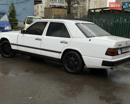 Белый Мерседес Е-Класс, объемом двигателя 3 л и пробегом 400 тыс. км за 2200 $, фото 7 на Automoto.ua