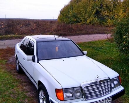 Білий Мерседес Е-Клас, об'ємом двигуна 2 л та пробігом 290 тис. км за 3100 $, фото 9 на Automoto.ua