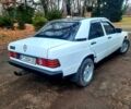 Белый Мерседес Е-Класс, объемом двигателя 2 л и пробегом 345 тыс. км за 2000 $, фото 3 на Automoto.ua