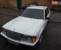 Белый Мерседес Е-Класс, объемом двигателя 2 л и пробегом 430 тыс. км за 3700 $, фото 3 на Automoto.ua