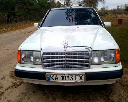 Білий Мерседес Е-Клас, об'ємом двигуна 2 л та пробігом 290 тис. км за 3100 $, фото 12 на Automoto.ua