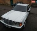 Білий Мерседес Е-Клас, об'ємом двигуна 2 л та пробігом 430 тис. км за 3700 $, фото 3 на Automoto.ua