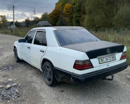 Білий Мерседес Е-Клас, об'ємом двигуна 2.4 л та пробігом 500 тис. км за 1000 $, фото 4 на Automoto.ua