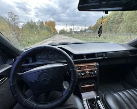 Білий Мерседес Е-Клас, об'ємом двигуна 2.4 л та пробігом 500 тис. км за 1000 $, фото 9 на Automoto.ua