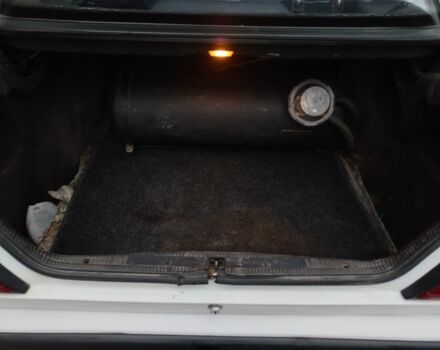 Білий Мерседес Е-Клас, об'ємом двигуна 2.6 л та пробігом 1 тис. км за 2300 $, фото 23 на Automoto.ua