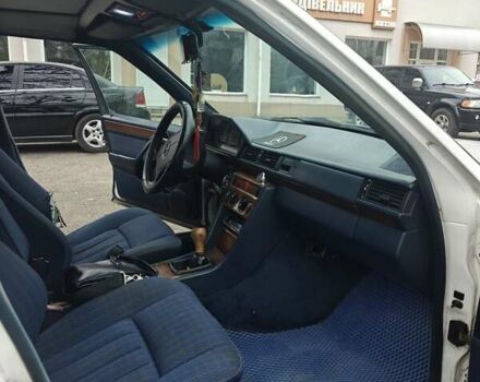 Білий Мерседес Е-Клас, об'ємом двигуна 3 л та пробігом 400 тис. км за 2750 $, фото 12 на Automoto.ua