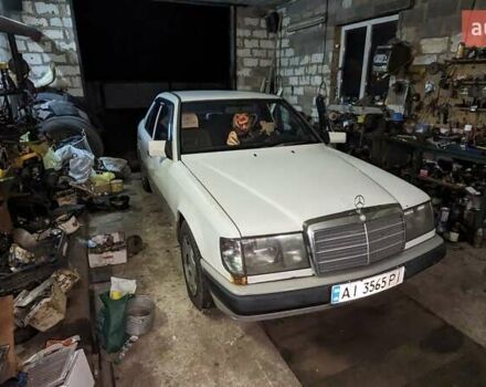 Білий Мерседес Е-Клас, об'ємом двигуна 2 л та пробігом 215 тис. км за 1900 $, фото 6 на Automoto.ua