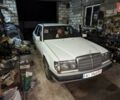 Білий Мерседес Е-Клас, об'ємом двигуна 2 л та пробігом 215 тис. км за 1900 $, фото 6 на Automoto.ua